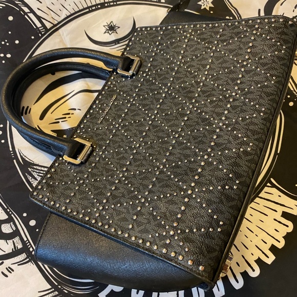 MICHAEL KOHRS HANDBAG & WALLET - Picture 2 of 16